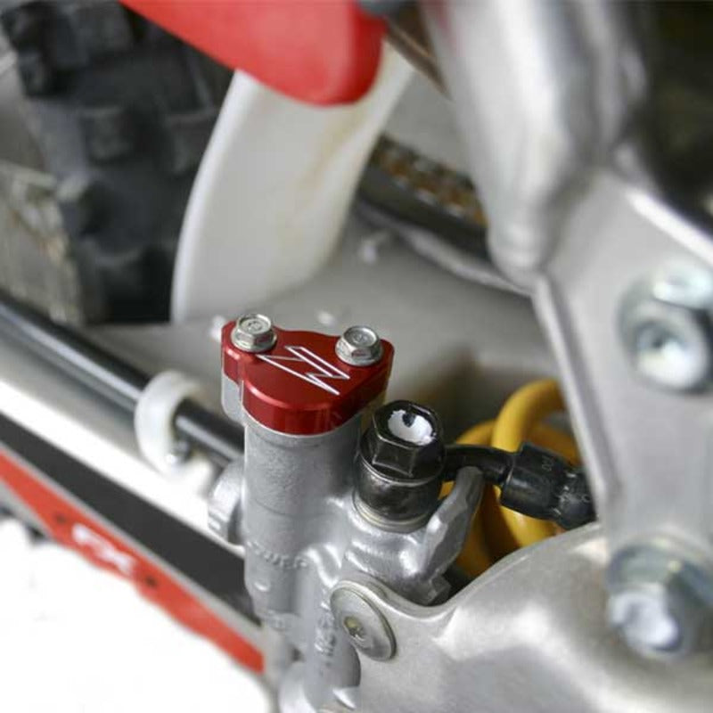 ZETA BRAKE MASTER CYL COVER R | CR/CRF | RED