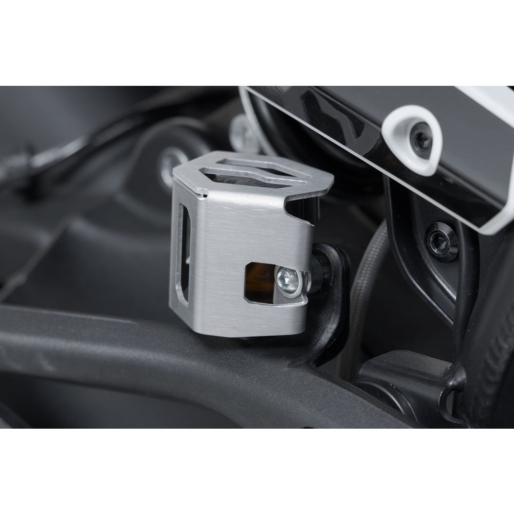 Brake fluid reservoir guard. Silver. BMW / Ducati / KTM / Husqvarna models. (SCT.07.174.10102/S)