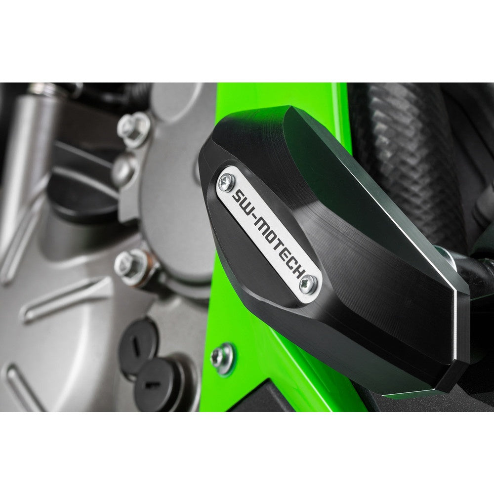 Frame slider kit. Black. Kawasaki Ninja ZX-6R 636 (13-). (STP.08.590.11100/B)