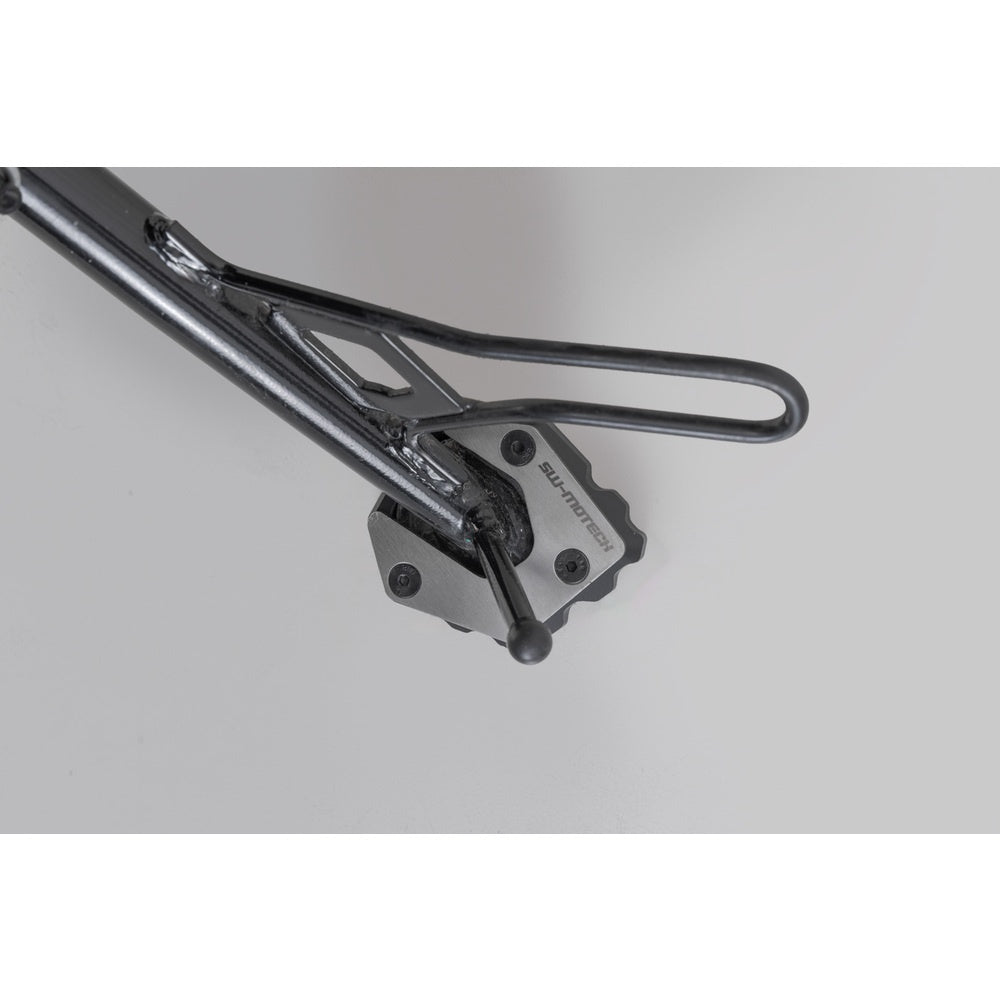 Extension for side stand foot. Black/Silver. Moto Guzzi V85 TT (24-). (STS.17.632.10000)