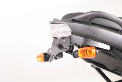 L/PLA/HOLD VERSYS 650 06-09
