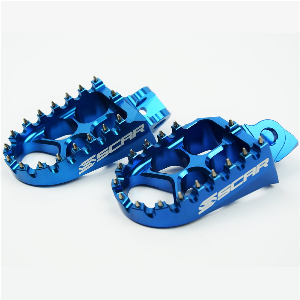 SCAR EVO FOOTPEGS KAWASAKI KX85 1998-2022 / KX65 2000-2022 (57MM WIDE) BLU