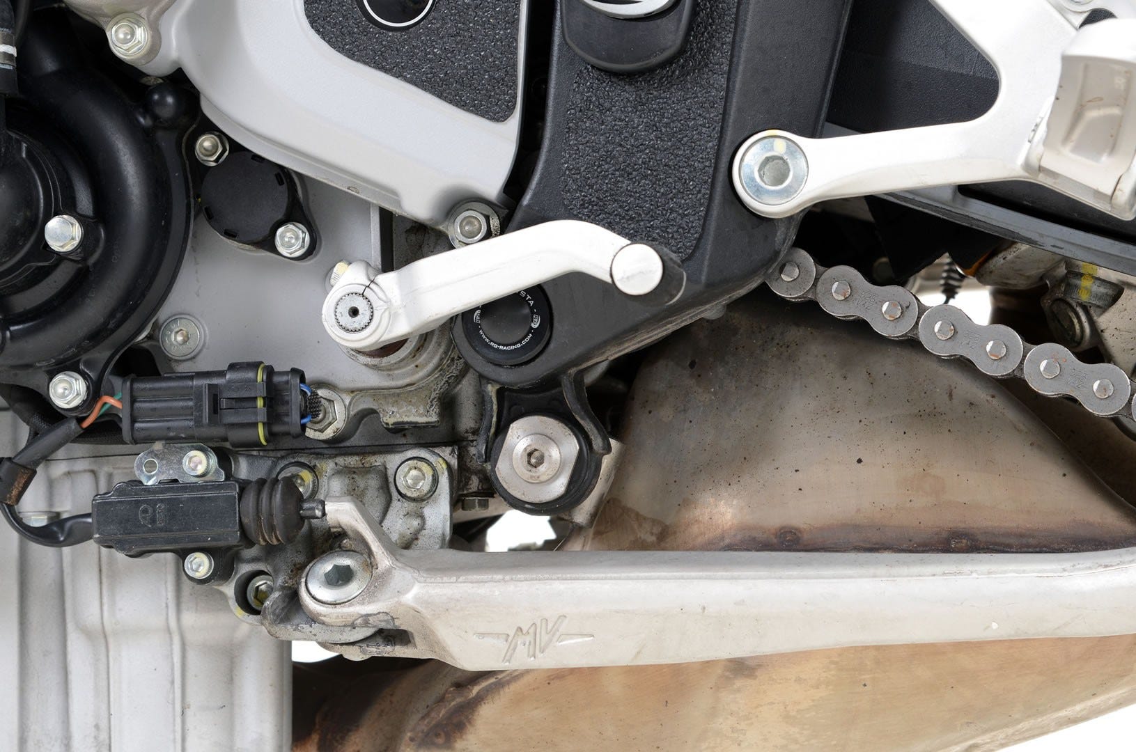 FRAME PLUG,LHS,LOWER,MVBRUTALE