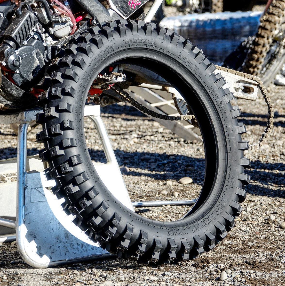 IRC VE33S 110/100-18 GEKKOTA