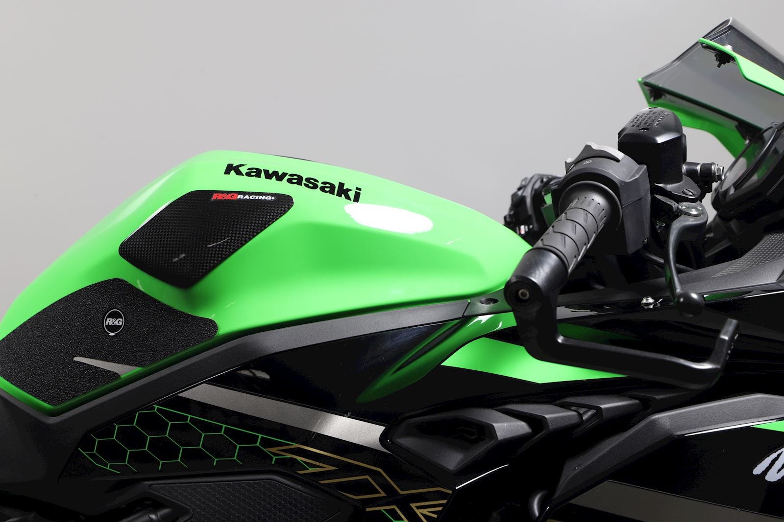 R&G Tank Sliders, Kawasaki ZX-25R '20- / ZX-4RR '23-